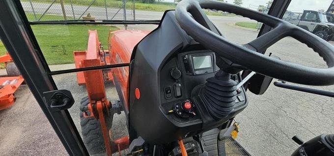 2018 Kubota B2650HSDC B50 Series Compact Tractor image 3