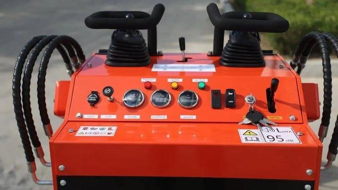 TYPHON STOMP Tracked Mini Skid Steer Loader – 22.1 HP Honda Gas Engine image 2