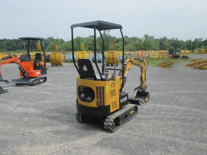 1-Ton Mini Hydraulic Excavator – 13.5HP Rato Engine Micro Crawler Digger (AGT Industrial) image 1