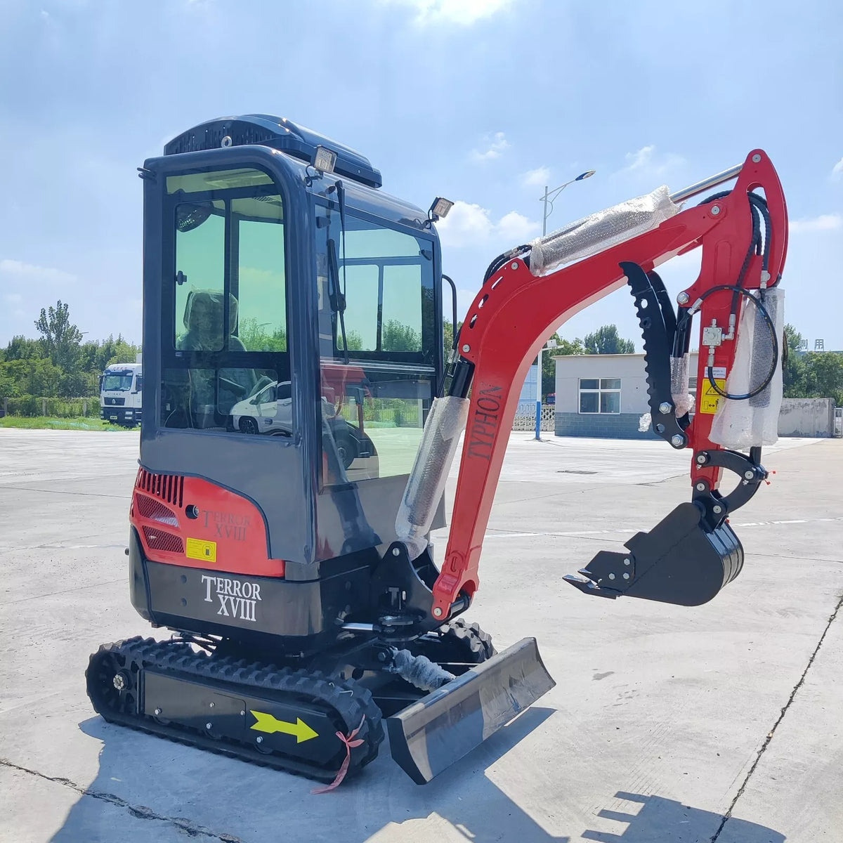 2-Ton Mini Excavator Digger Tractor – EPA-Certified Kubota D902 Diesel Engine image 0