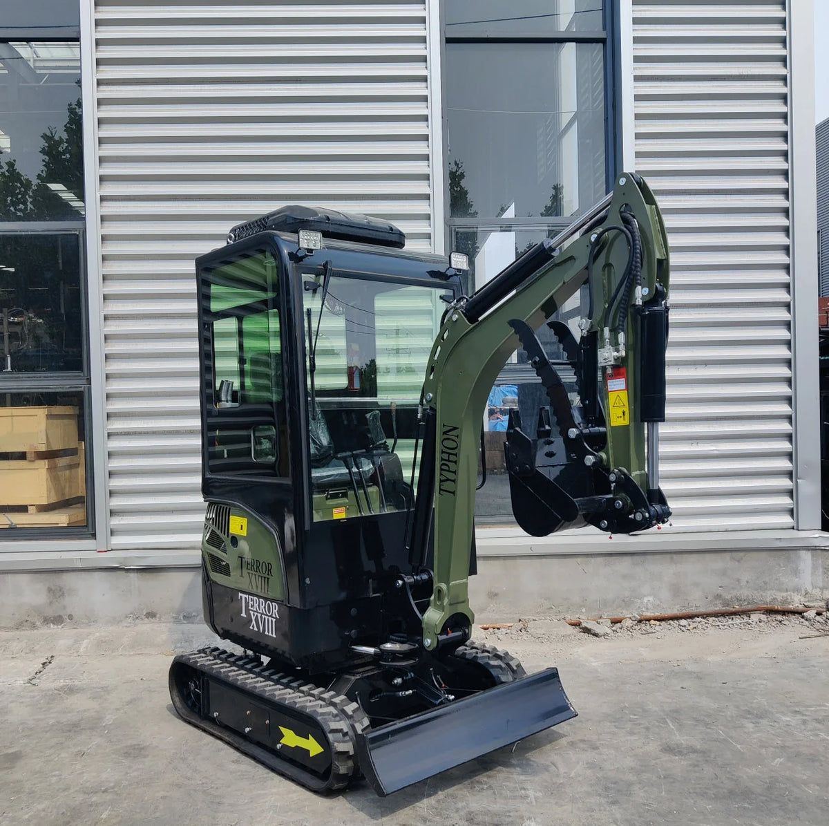 TYPHON TERROR XVIII Prestige 2-Ton Mini Excavator – Premium Crawler Digger with Genuine Kubota D902 Diesel Engine image 6