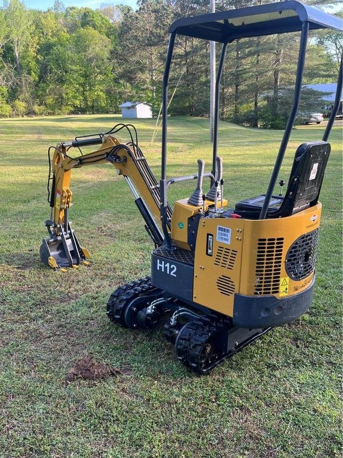 1-Ton Mini Compact Excavator – 13.5HP Briggs & Stratton Engine Micro Crawler Digger (AGT-H12) image 3