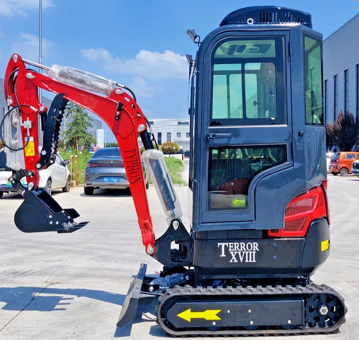 2-Ton Mini Excavator Digger Tractor – EPA-Certified Kubota D902 Diesel Engine image 1
