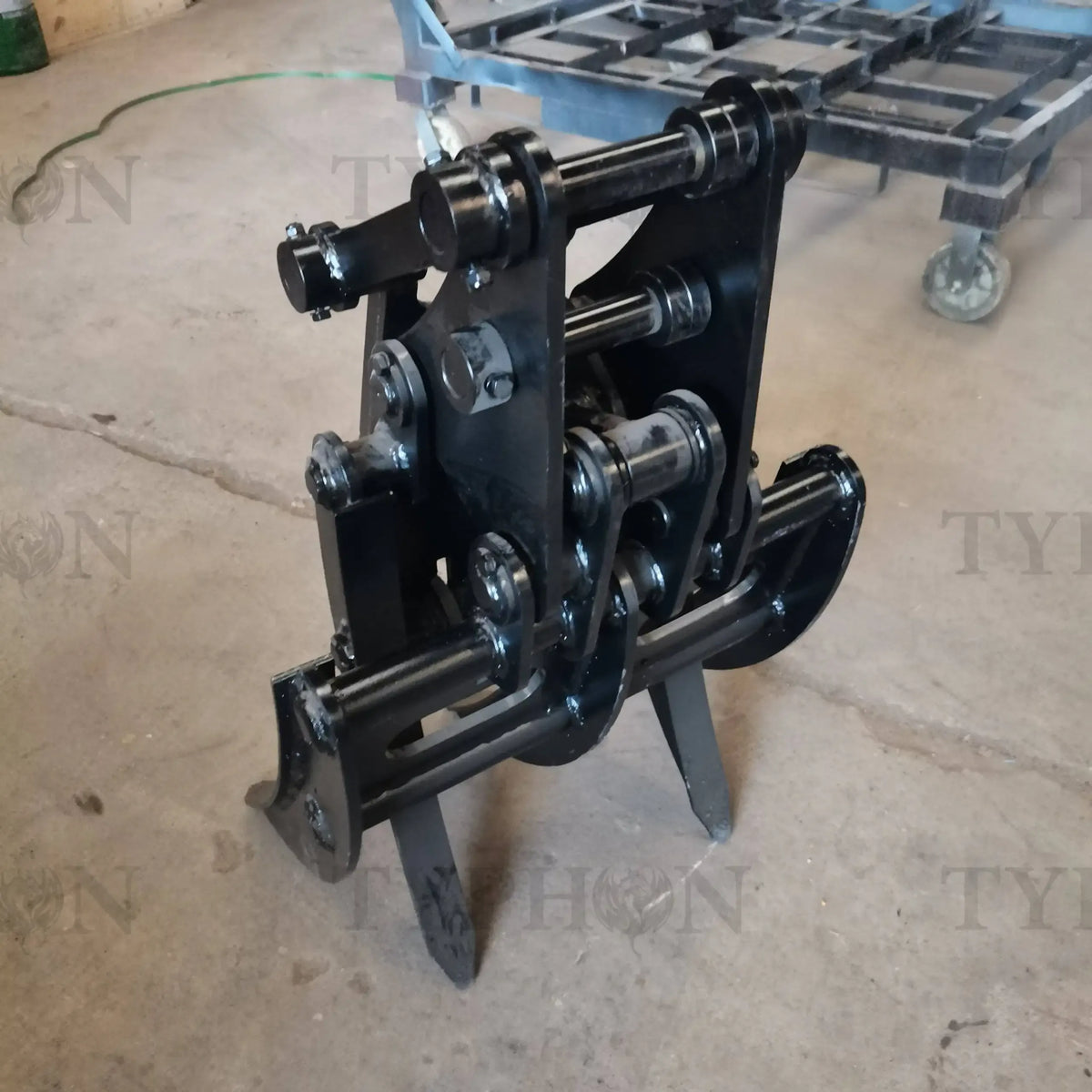 Wide-Opening Mini Excavator Grapple – For 2 to 3.5-Ton Diggers image 2