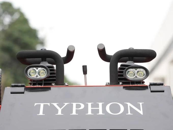 TYPHON STOMP Wheeled Mini Skid Steer Loader – 1,800 lbs, 23 HP Briggs & Stratton Gas EPA Engine image 6